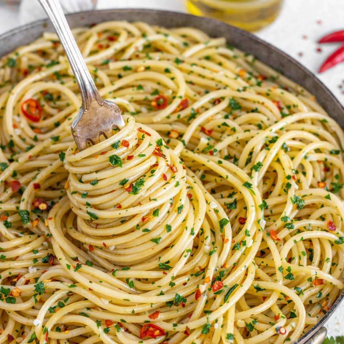 AGLIO E OLIO PASTA