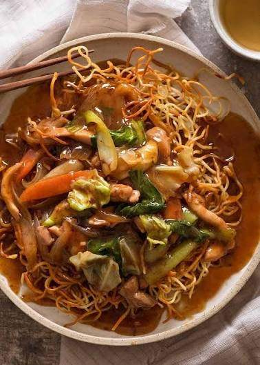 FRIED NOODLES WITH ASSORTED VEGETABLES