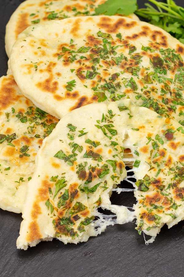 CHEESE NAAN