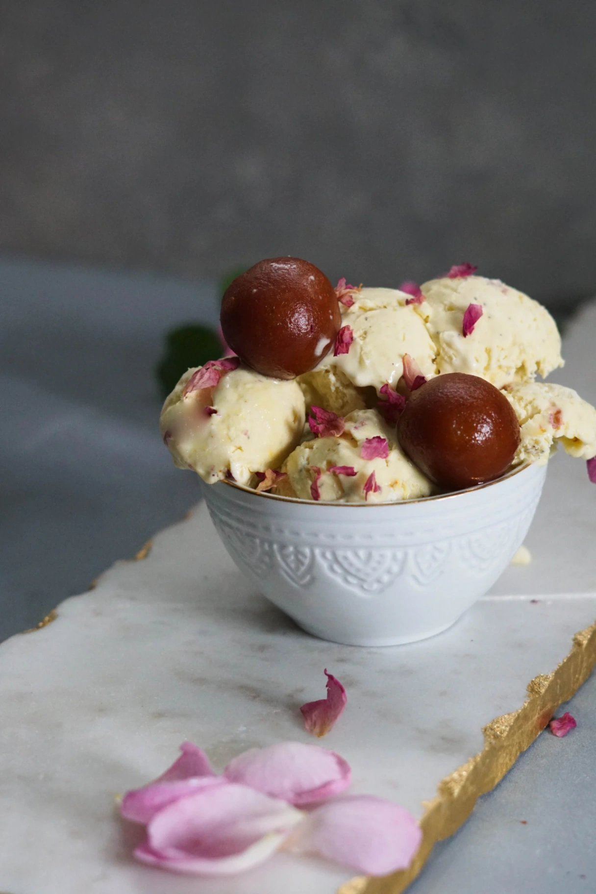 GULAB JAMUN WITH ICE - CREAM
